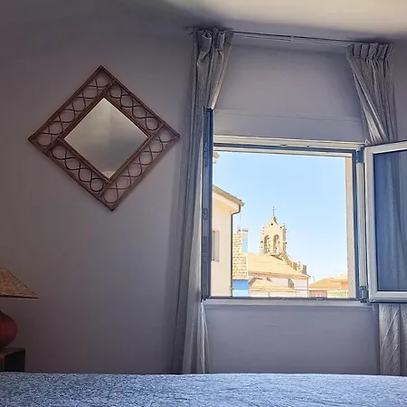 Apartamento En El Centro De Corrubedo Frente A La Iglesia Ribeira